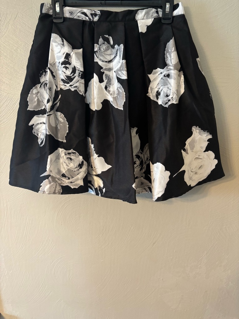 Sequin Hearts Black And White Floral Skater Skirt